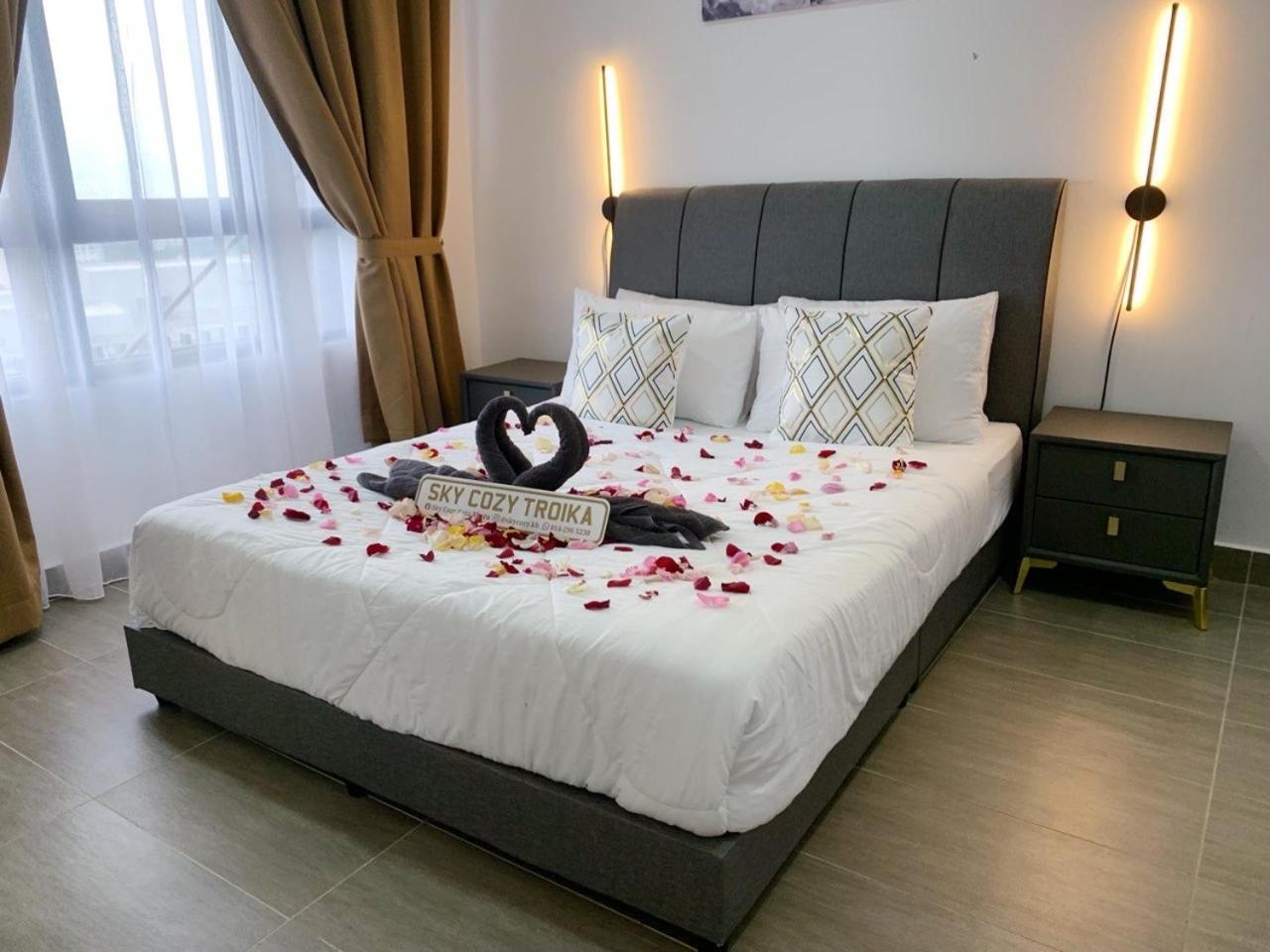 Sky Cozy Troika Residence, 1 Bedroom 4-6 Pax, 2 Bedrooms 6-8 Pax, Pool Vew, Sky & City View, Free Parking, Pool, Unlimited Wifi & Netflix Kota Bharu Dış mekan fotoğraf
