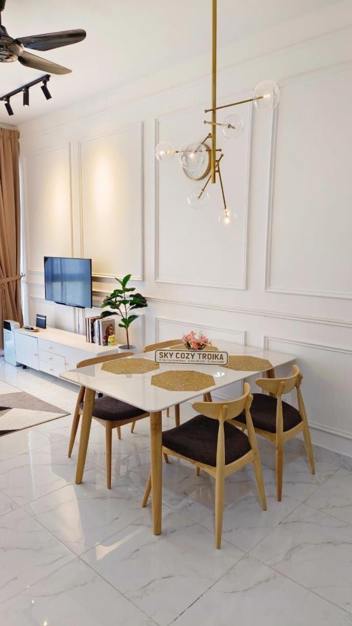 Sky Cozy Troika Residence, 1 Bedroom 4-6 Pax, 2 Bedrooms 6-8 Pax, Pool Vew, Sky & City View, Free Parking, Pool, Unlimited Wifi & Netflix Kota Bharu Dış mekan fotoğraf