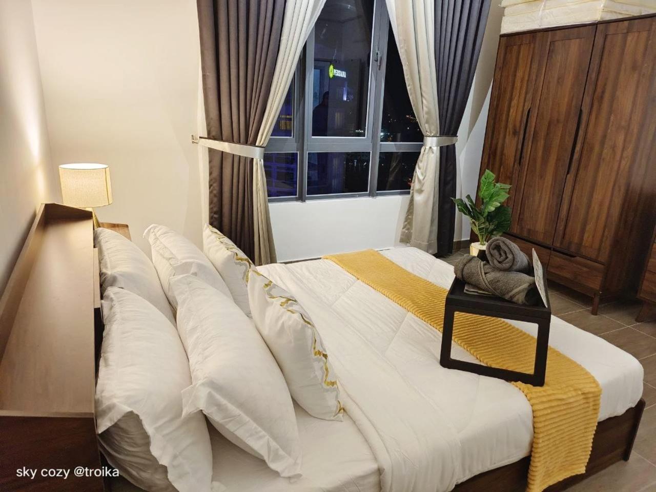 Sky Cozy Troika Residence, 1 Bedroom 4-6 Pax, 2 Bedrooms 6-8 Pax, Pool Vew, Sky & City View, Free Parking, Pool, Unlimited Wifi & Netflix Kota Bharu Dış mekan fotoğraf